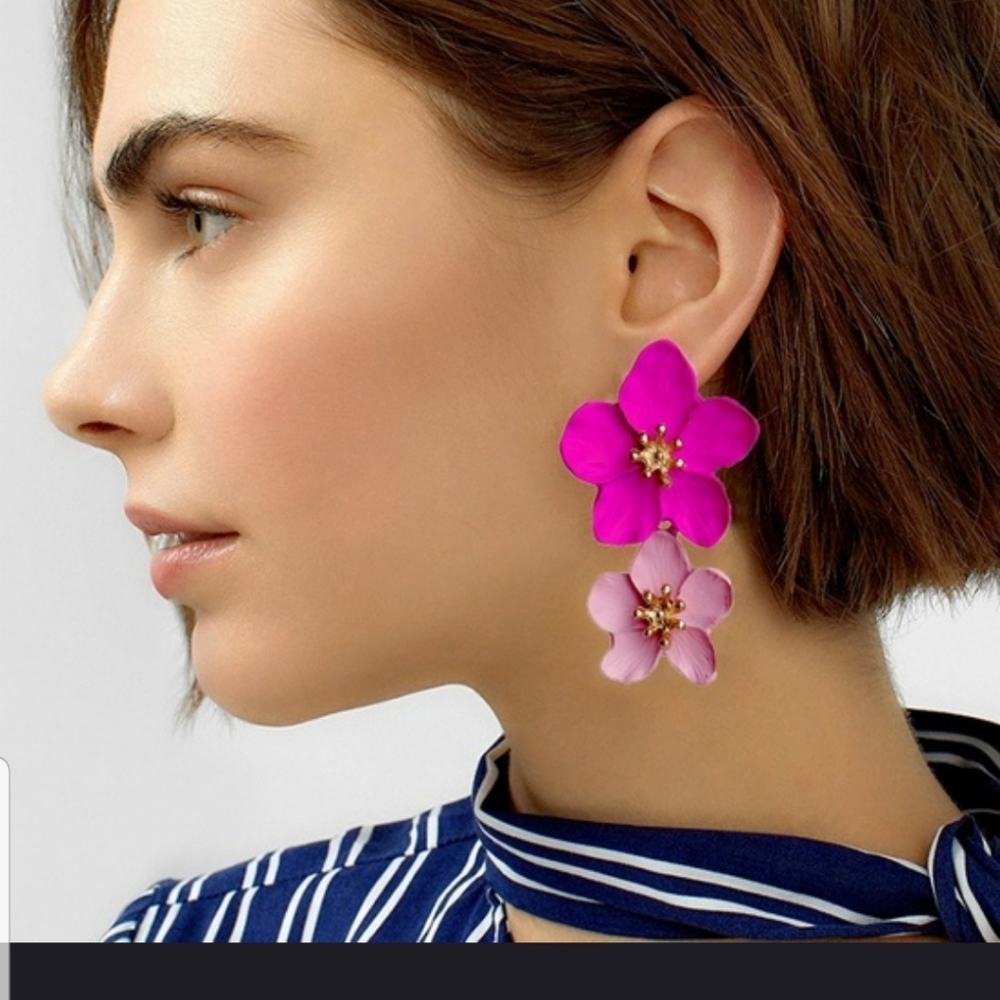 Gorgeous LT PINK and PINK Flower earrings